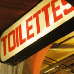 Ικαρία : Κλείδωσαν άνθρωπο στην τουαλέτα